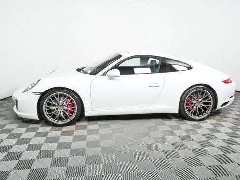 Certified 2018 Porsche 911 Carrera S RWD image 2