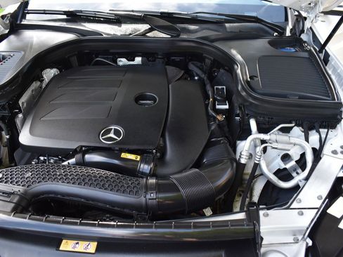 Used 2021 Mercedes-Benz GLC 300 300 4MATIC Premium Pkg Panoram image 53