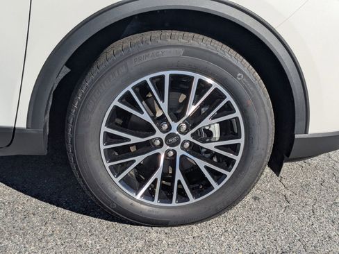 New 2024 Ford Escape SE image 12