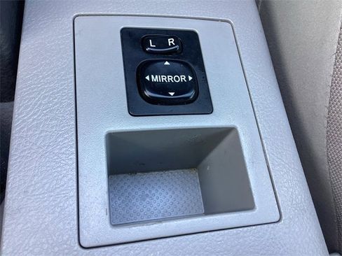 Used 2008 Toyota RAV4 4WD image 19