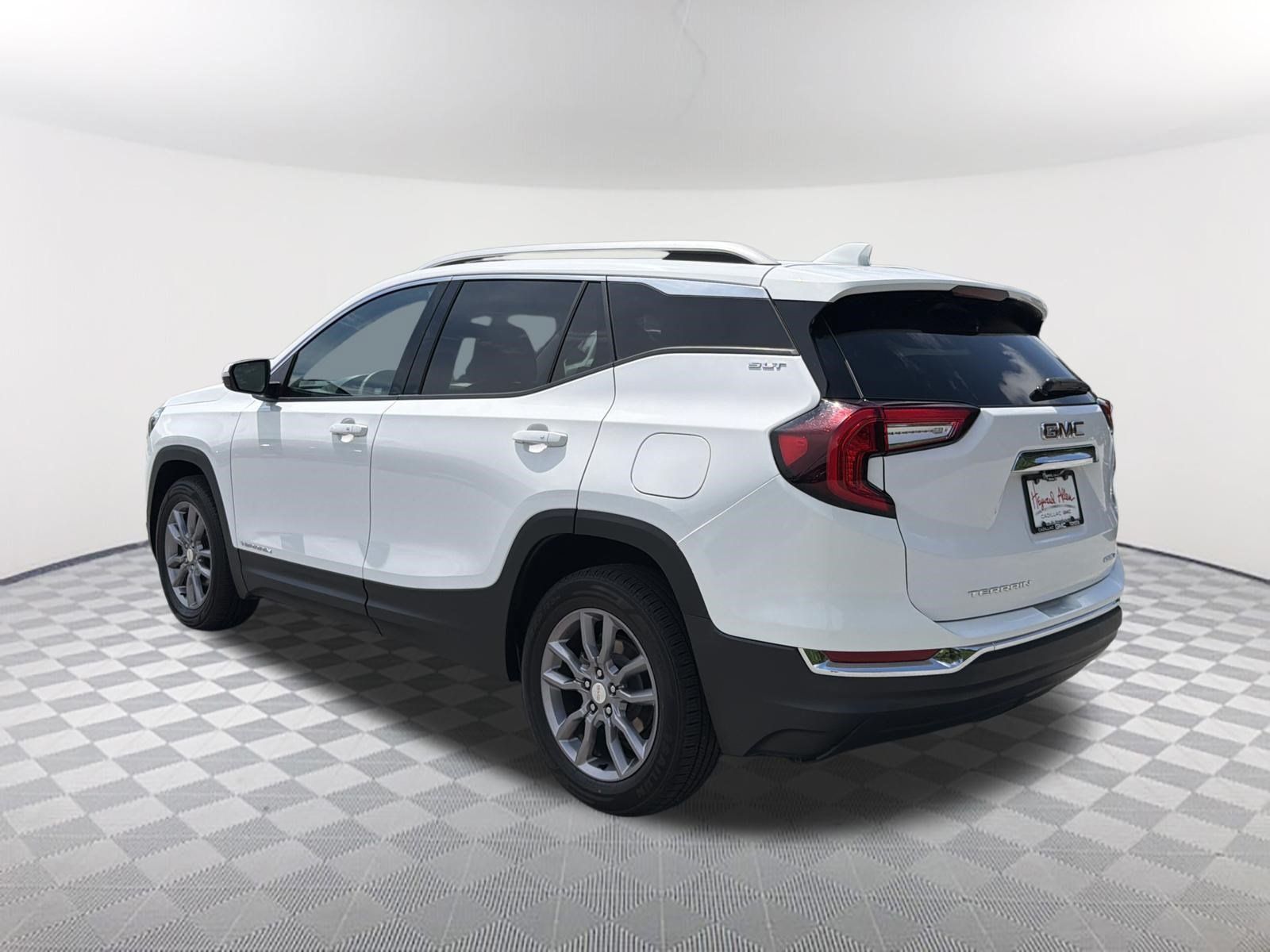 Certified 2023 GMC Terrain SLT AWD/4WD image 3