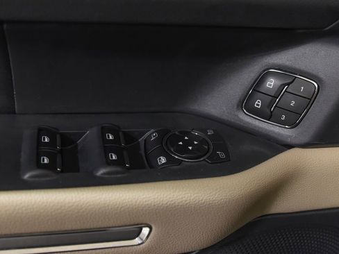 Used 2024 Ford Expedition Limited AWD/4WD image 18