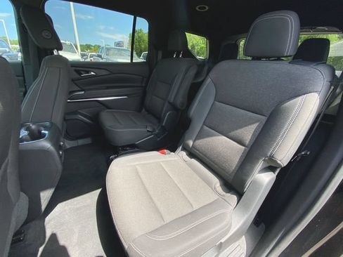 Used 2024 Chevrolet Traverse LT AWD/4WD image 23