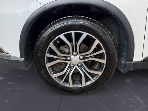 Used 2017 Mitsubishi Outlander SE FWD image 14
