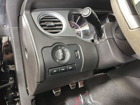 Used 2010 Ford Mustang Shelby GT500 RWD image 24