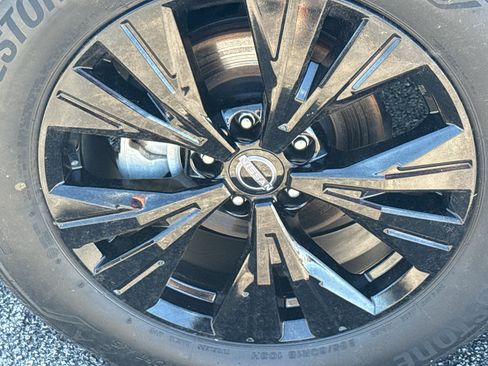 Certified 2023 Nissan Rogue SV w/ SV Premium B Package AWD/4WD image 9