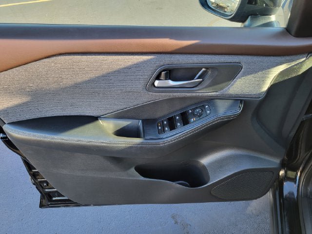 Used 2021 Nissan Rogue SV AWD/4WD image 9