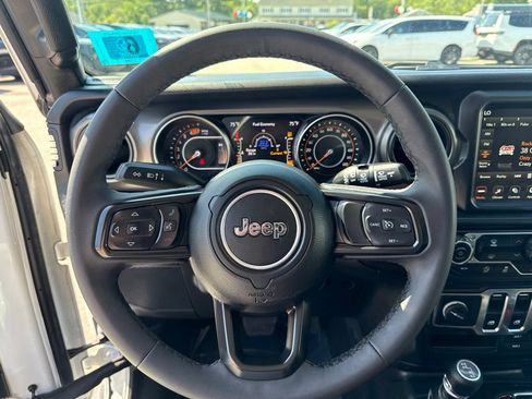 Certified 2023 Jeep Wrangler Sport AWD/4WD image 10