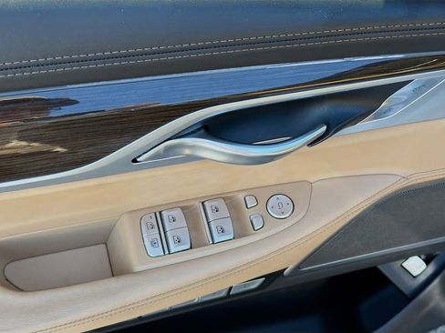 Used 2016 BMW 750i image 23