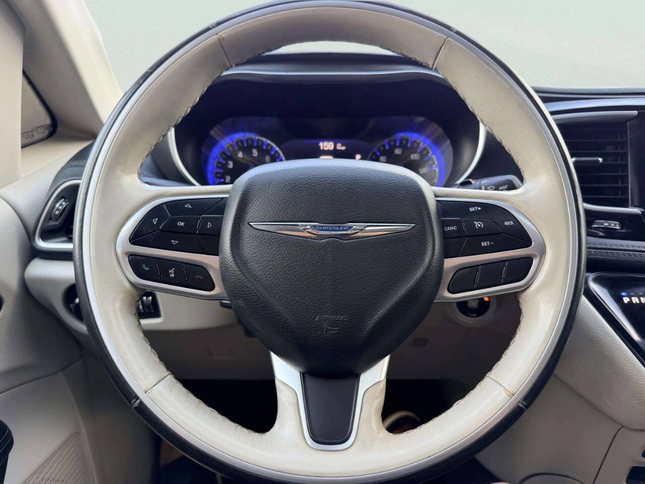 Used 2020 Chrysler Pacifica Limited FWD image 36