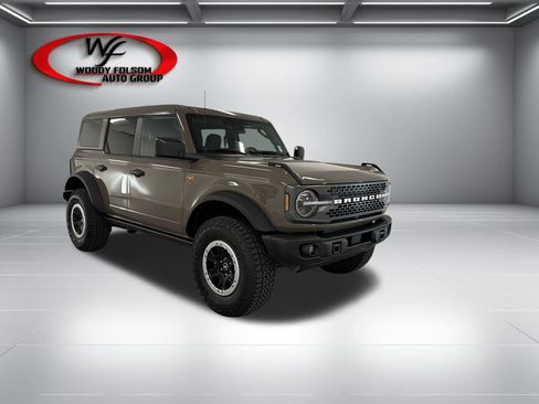 New 2026 Ford Bronco Badlands w/ Sasquatch Package AWD/4WD image 3