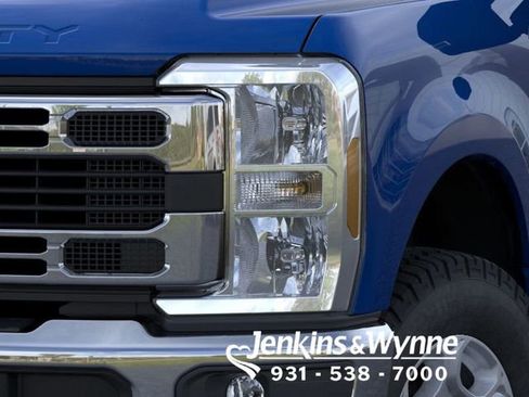 New 2026 Ford F250 XLT w/ FX4 Off-Road Package AWD/4WD image 18