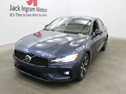 Certified 2024 Volvo S60 B5 Core FWD image 2