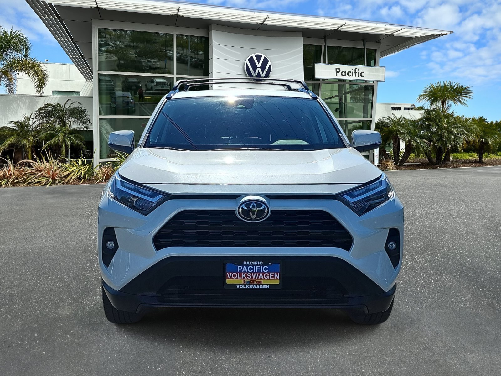 Used 2022 Toyota RAV4 XLE Premium FWD image 2
