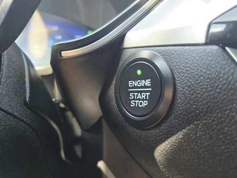 Used 2020 Ford Escape SE Sport image 21