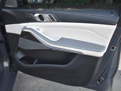Used 2023 BMW X7 M60i AWD/4WD image 50