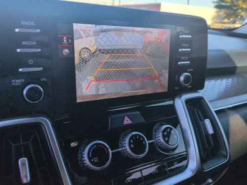 Used 2022 Kia Sorento LX image 27