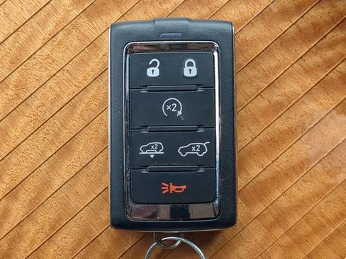 Certified 2022 Jeep Grand Wagoneer Series III w/ Rear Seat Video Group 1 image 39