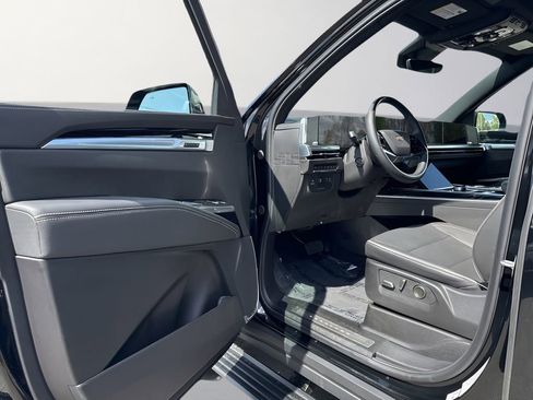 Used 2025 Cadillac Escalade Sport w/ Touring Package AWD/4WD image 29