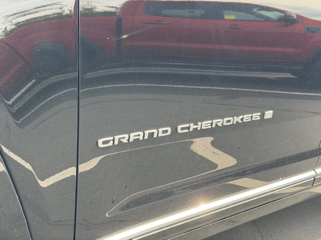 Used 2023 Jeep Grand Cherokee L Summit AWD/4WD image 30