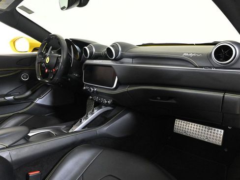 Certified 2020 Ferrari Portofino image 19