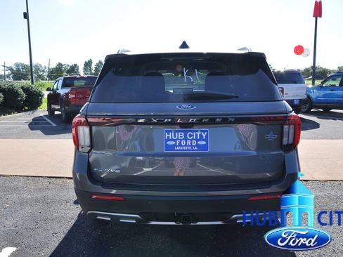 New 2026 Ford Explorer Active w/ Active Comfort Package RWD image 4