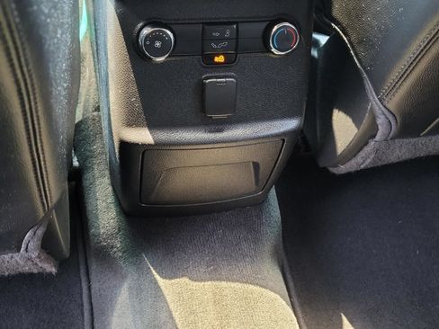 Used 2017 Ford Explorer XLT w/ Equipment Group 202A FWD image 21