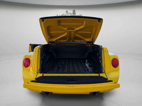 Used 2004 Chevrolet SSR w/ Preferred Equipment Group image 20