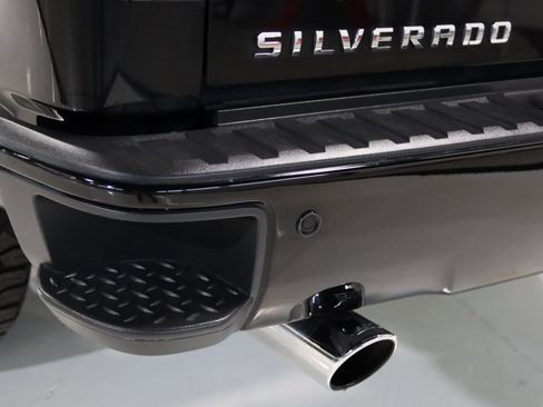 Used 2018 Chevrolet Silverado 1500 LTZ Z71 w/ LTZ Plus Package image 13