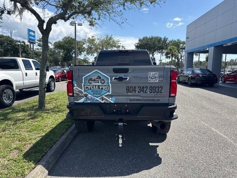 Used 2025 Chevrolet Silverado 2500 ZR2 w/ Technology Package AWD/4WD image 7