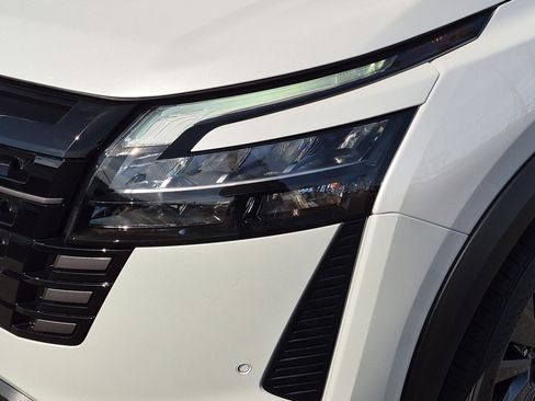 New 2026 Nissan Pathfinder SV FWD image 8