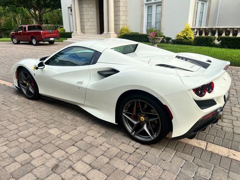 Used 2022 Ferrari F8 Tributo RWD image 37