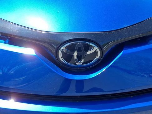 Used 2018 Toyota C-HR XLE FWD image 12