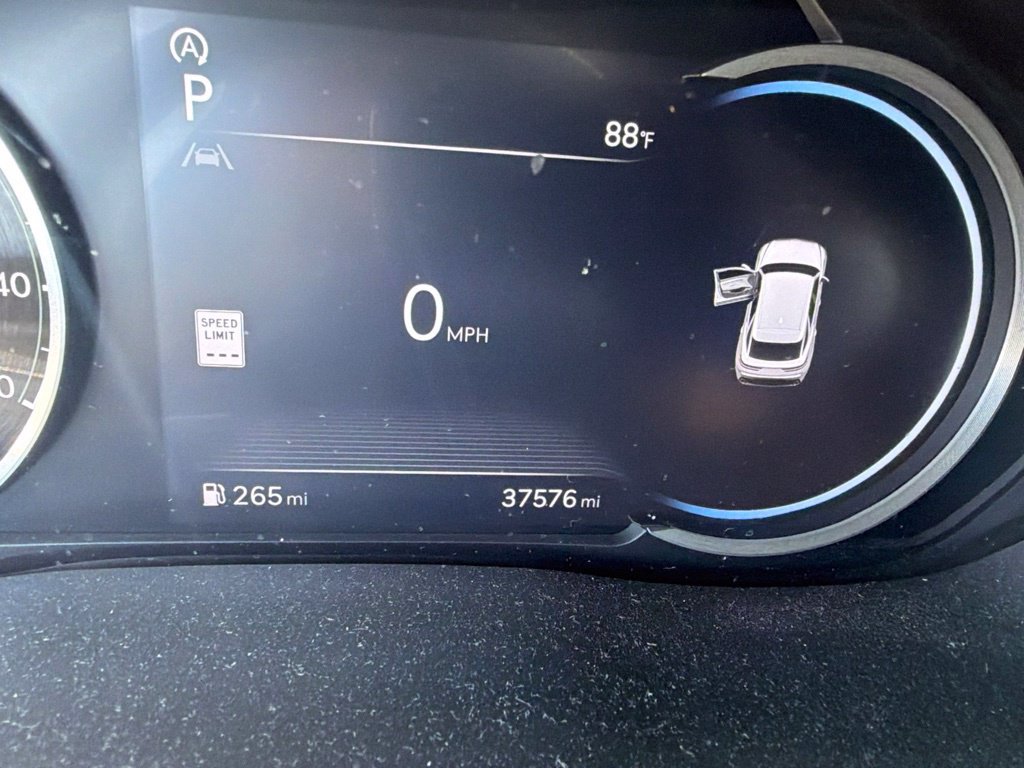 Used 2022 Genesis GV70 2.5T AWD/4WD image 8