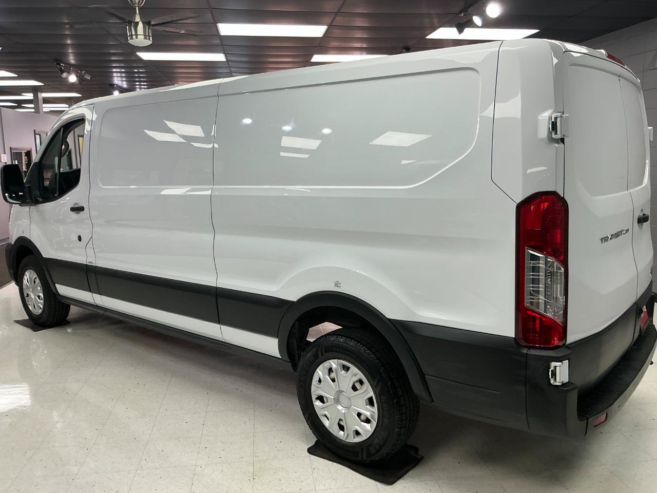 Used 2021 Ford Transit 250 Low Roof w/ Load Area Protection Package RWD image 4