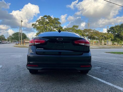 Used 2018 Kia Forte LX FWD image 9