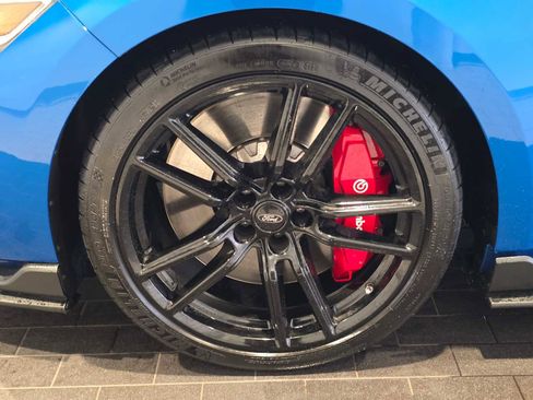Used 2020 Ford Mustang Shelby GT500 w/ Technology Package RWD image 11