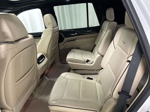 Certified 2023 Cadillac Escalade Premium Luxury image 16