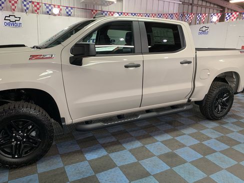 New 2026 Chevrolet Silverado 1500 Custom Trail Boss AWD/4WD image 2