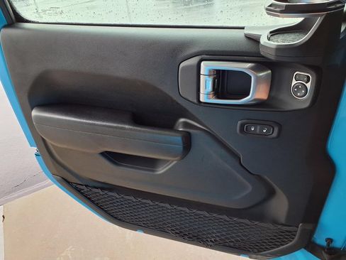 Used 2021 Jeep Wrangler Unlimited Sport AWD/4WD image 25