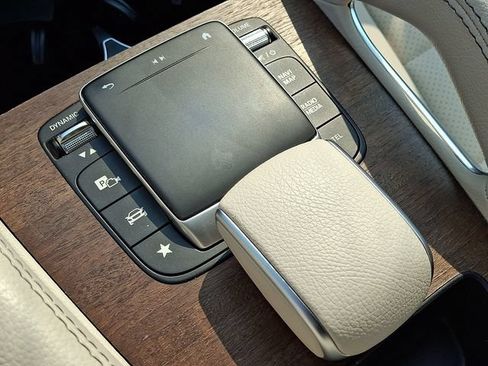 Used 2022 Mercedes-Benz GLE 350 4MATIC image 25