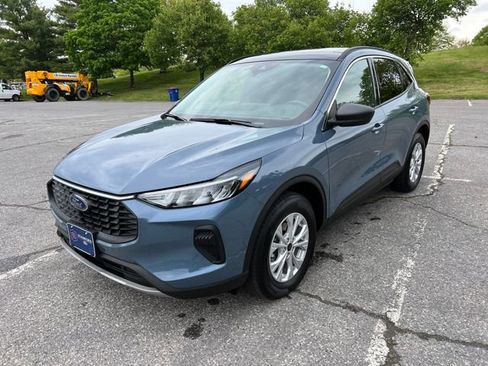 Used 2024 Ford Escape Active w/ Tech Pack #1 AWD/4WD image 5