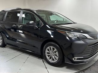 Used 2024 Toyota Sienna XLE video 3