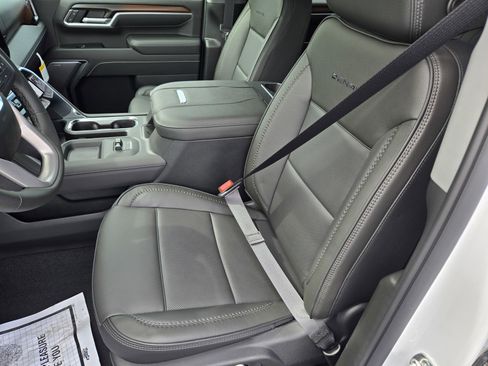 New 2026 GMC Sierra 2500 Denali w/ Denali Reserve Package AWD/4WD image 9