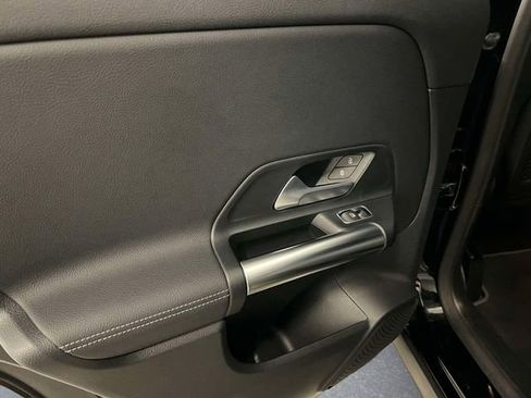 Certified 2022 Mercedes-Benz GLA 250 4MATIC image 11