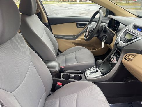 Used 2012 Hyundai Elantra GLS image 32
