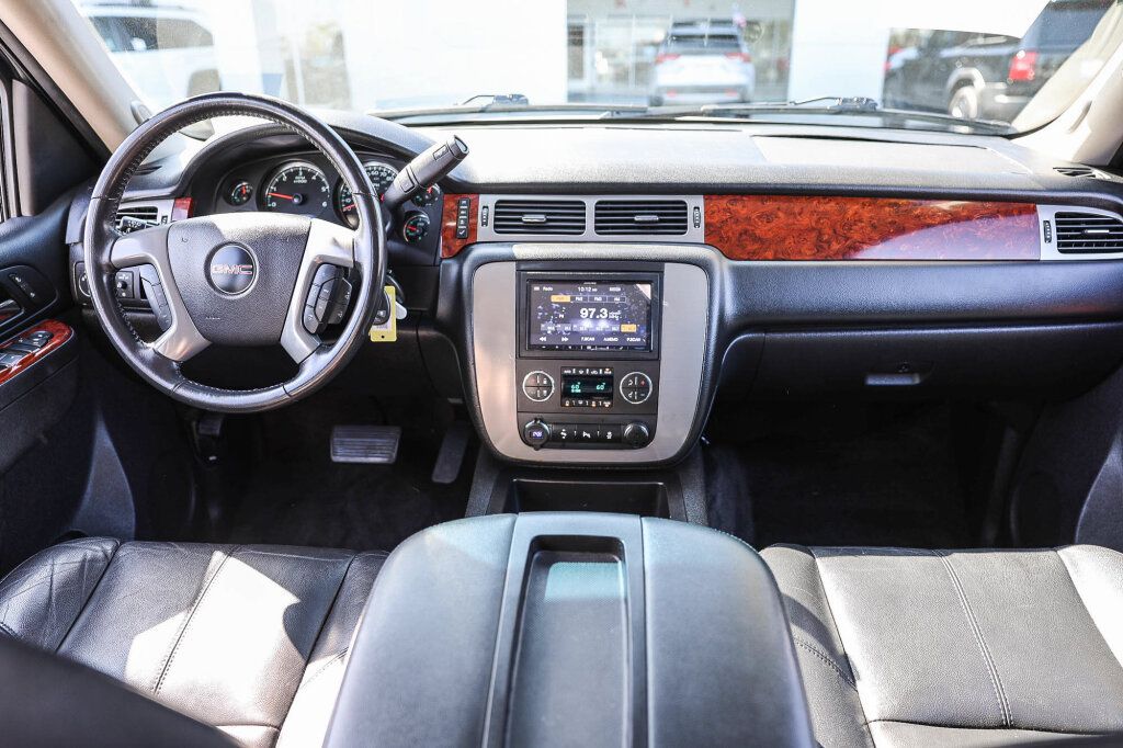 Used 2014 GMC Yukon XL SLT RWD image 2