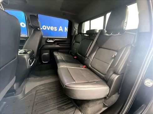 Used 2024 GMC Sierra 3500 Denali AWD/4WD image 15