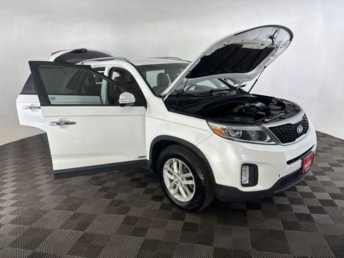 Used 2015 Kia Sorento LX AWD/4WD image 12
