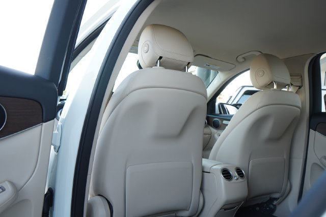 Used 2021 Mercedes-Benz GLC 300 4MATIC image 33